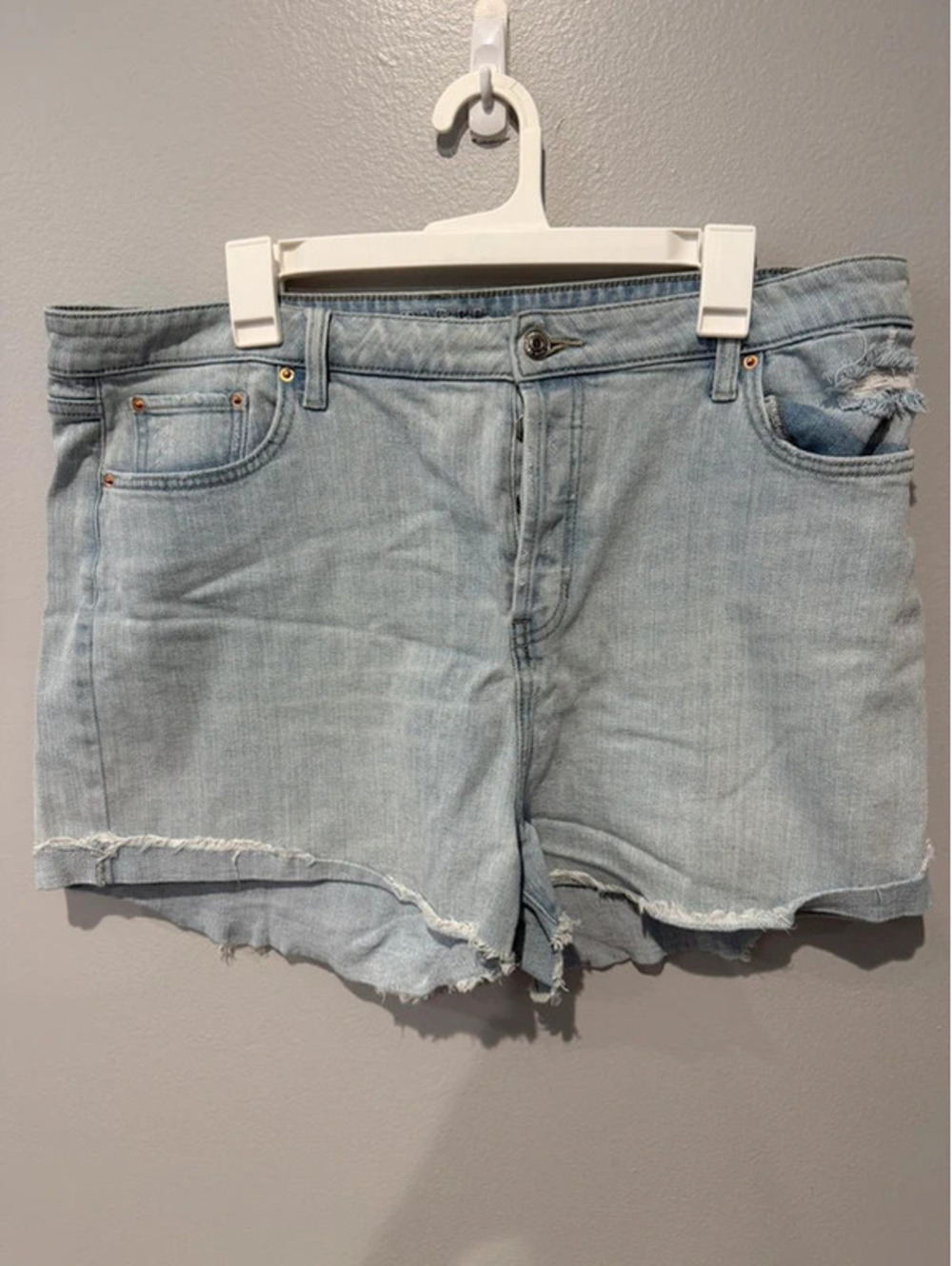 Wild Fable High Rise Denim Shorts Women’s 18 Light Wash